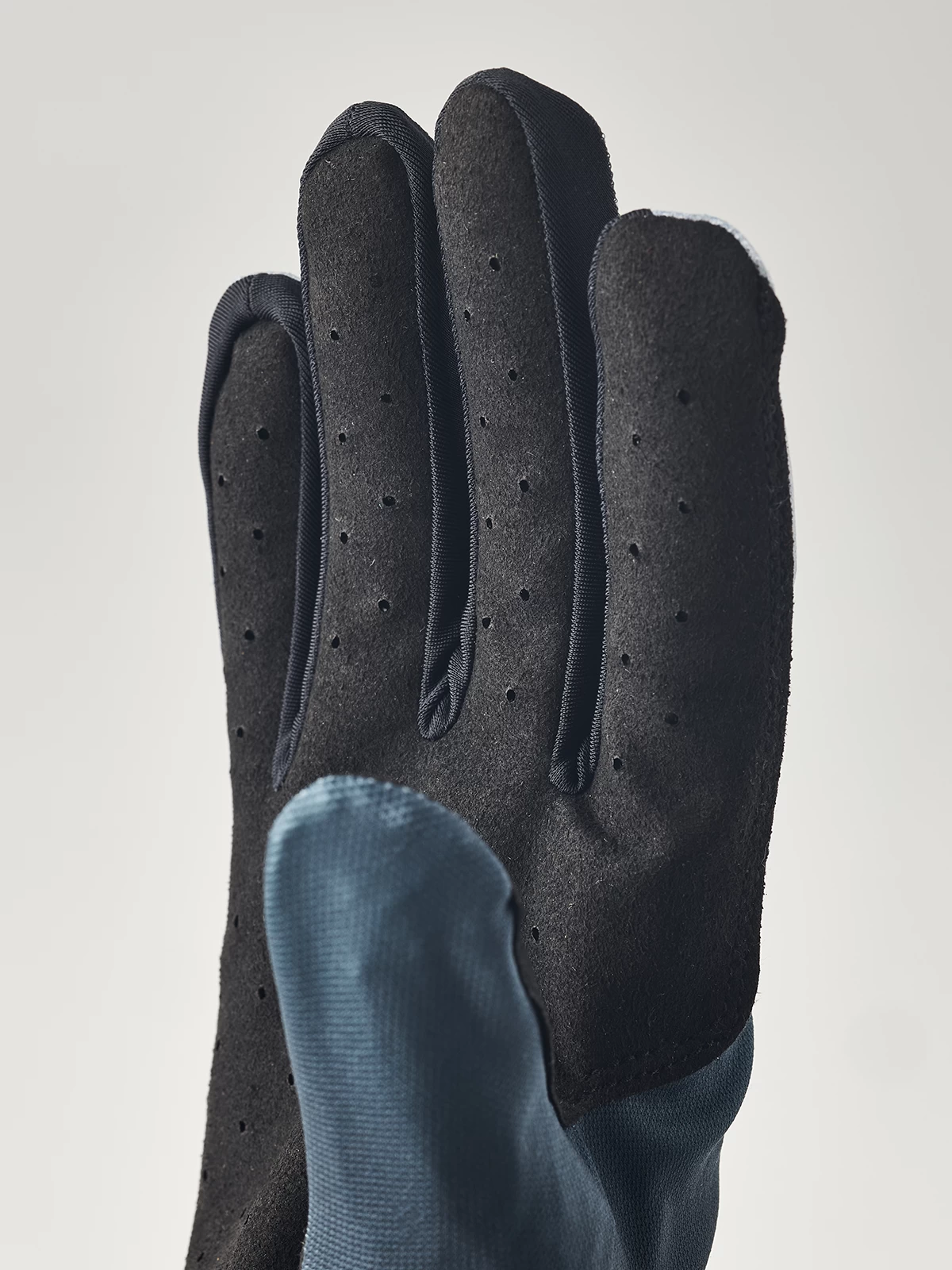 Hestra Ventair Long 5-finger - Image 4